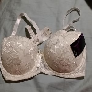 They aee brand new Sofra Bras. I got the wrong size and don't want them.